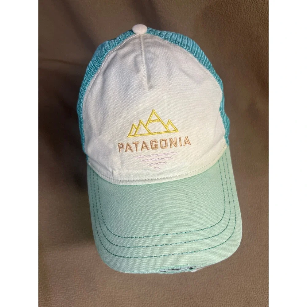 Patagonia Womans Teal & White Gold Mountain Scene‎ Trucker Hat Snapback